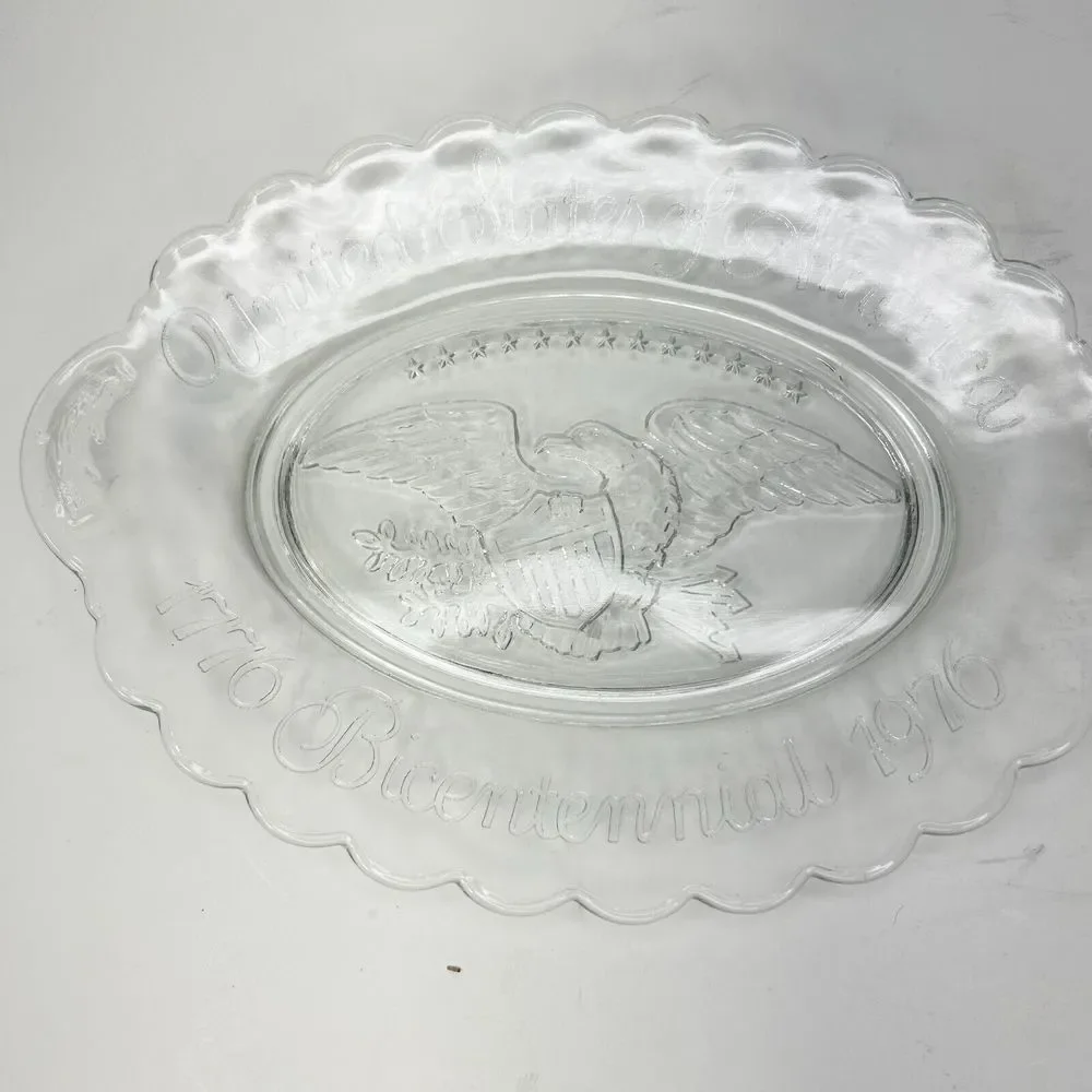 Avon Vintage United States 1776 Bicentennial 1976 Glass Plate and 2pc Soap Set